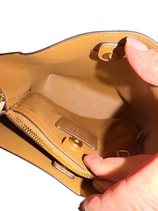 Coach Mollie Bucket Bag 22 in Signature Canvas with Daisy/Floral Print - Picture 14 of 15